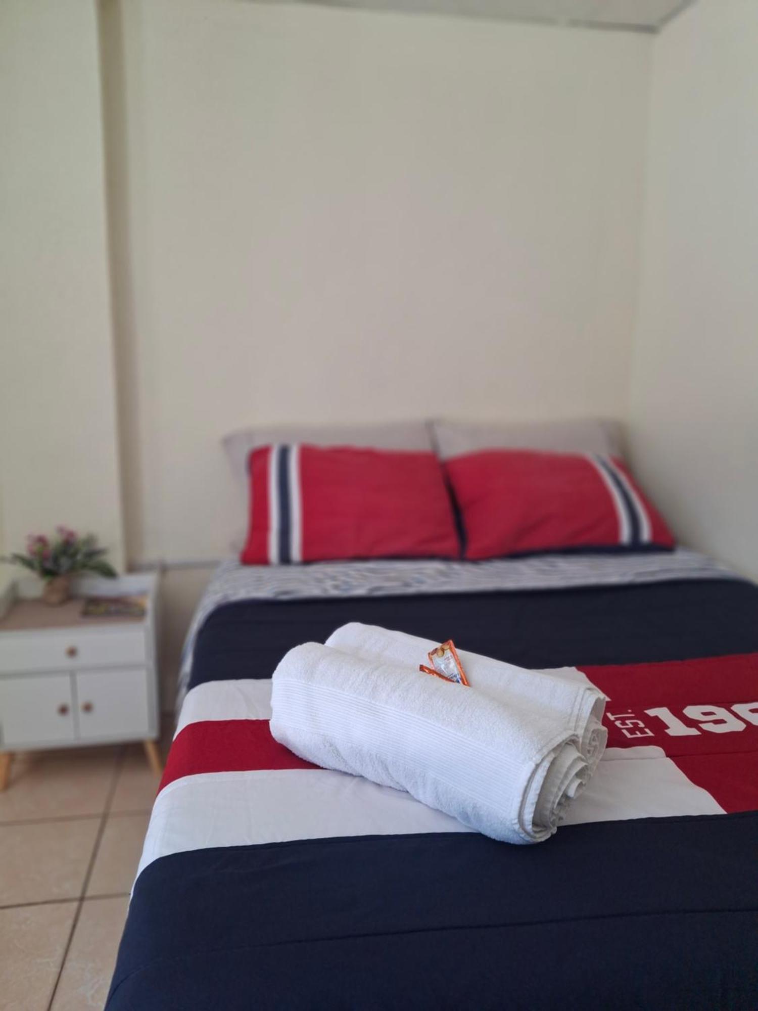 Blue Moon Hostel Antigua Esterno foto